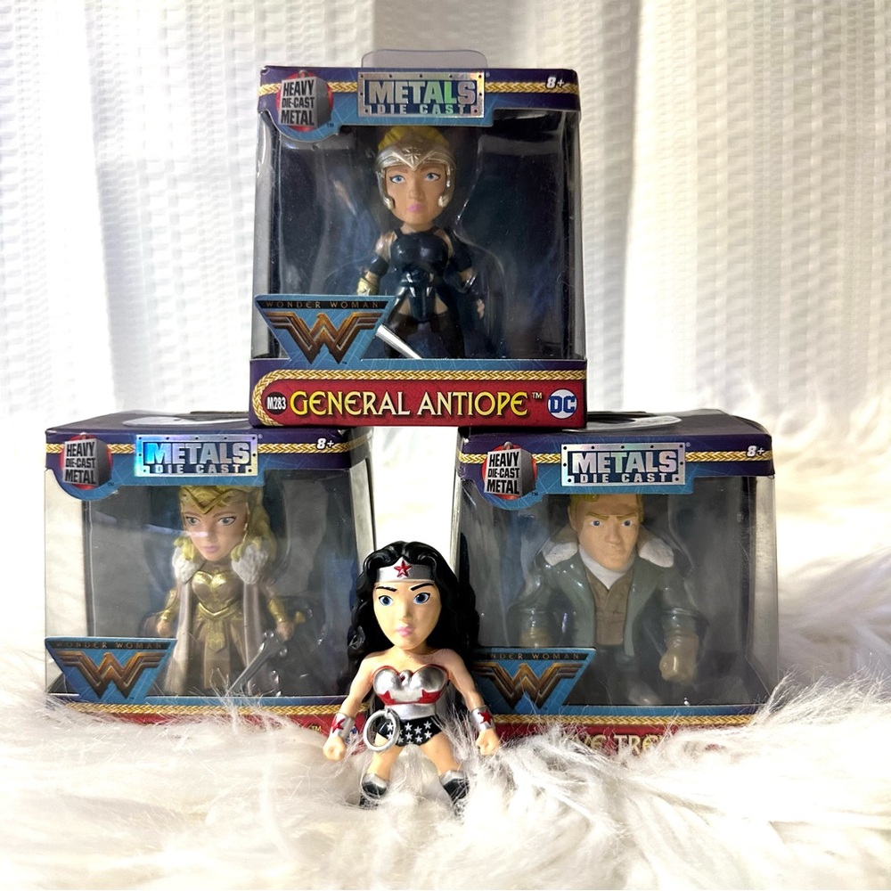 Wonder Woman Metals Heavy Die Cast Set of 3-4 Figures DC  New